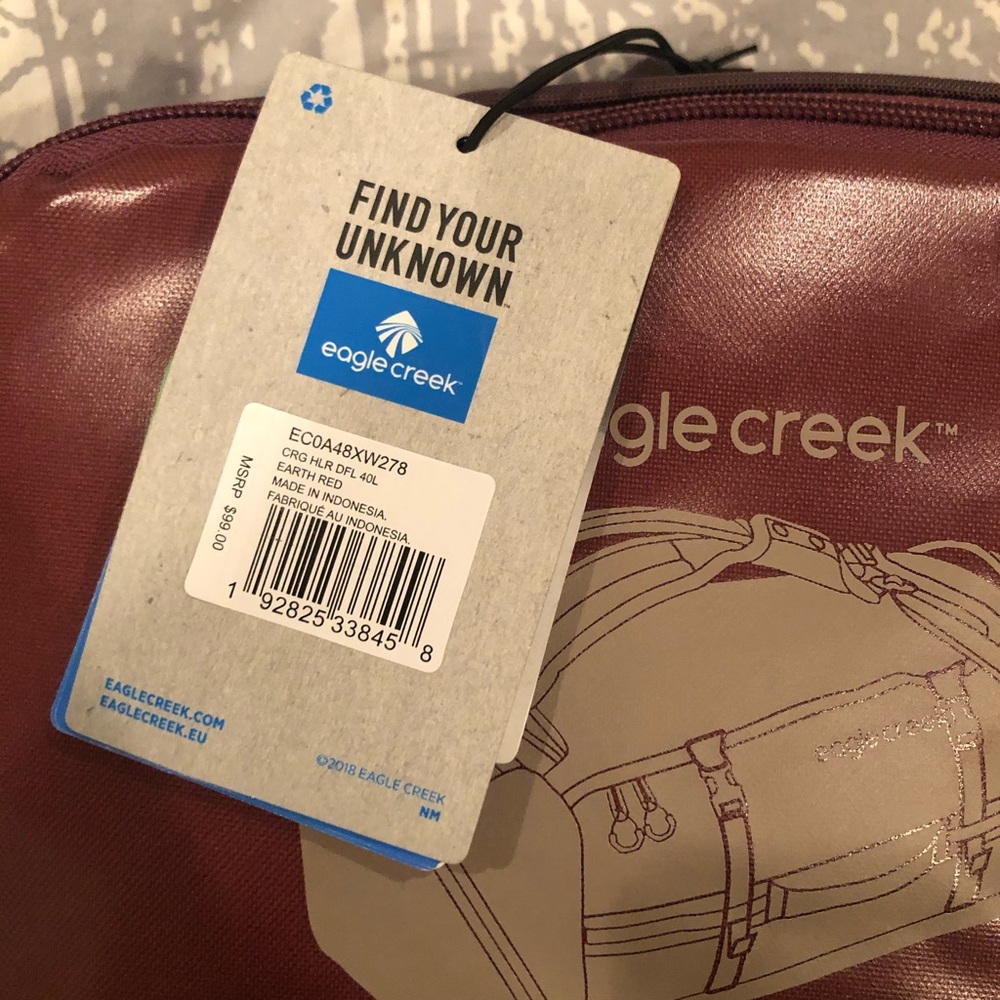 NWT Eagle Creek Lightweight Duffle Small burgundy